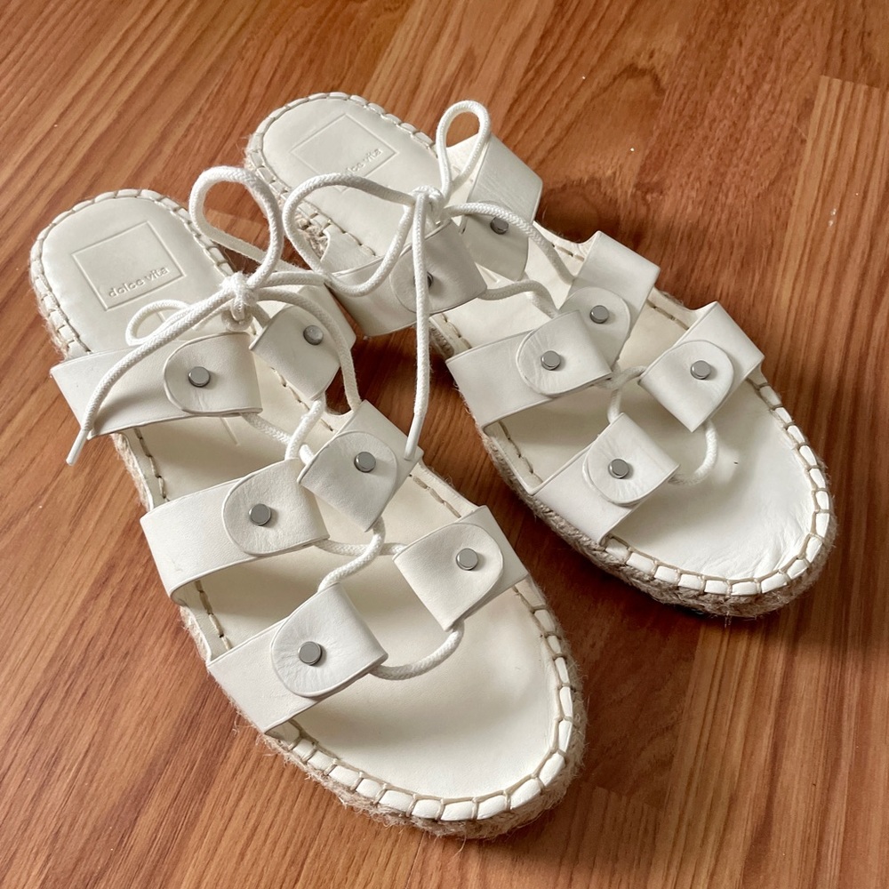 Dolce Vita White Sandal, Jute bottom. Sz 9, worn once.